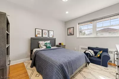 1070 Cumbermeade Rd, Fort Lee, NJ 07024 - Photo 24