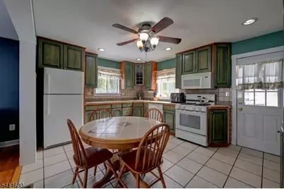 19 Ogden Ter, Butler, NJ 07405 - Photo 8