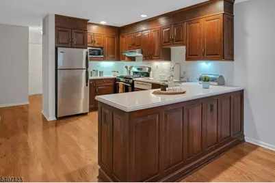 299 Riveredge Dr, Chatham Township, NJ 07928 - Photo 8