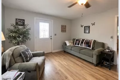 83 Chestnut Hill Drive West, Denville, NJ 07834 - Photo 2