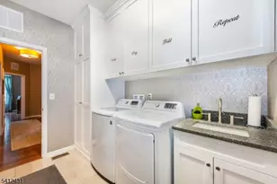 7 Graphite Dr, Woodland Park, NJ 07424 - Photo 6