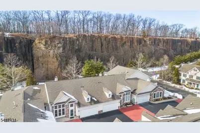 7 Graphite Dr, Woodland Park, NJ 07424 - Photo 2