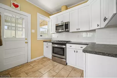 239 Washington St, Berkeley Heights Township, NJ 07922 - Photo 8