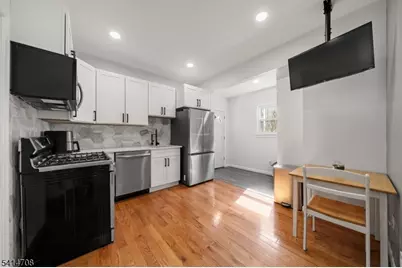 31 Park Ave, Dumont, NJ 07628 - Photo 12