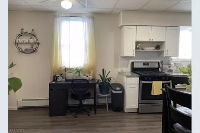 632 Chase Ave, Lyndhurst Township, NJ 07071 - Photo 2