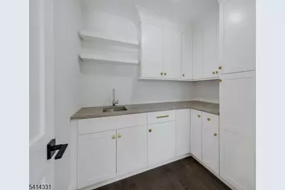 126 Emerson Ln, Berkeley Heights Township, NJ 07922 - Photo 10