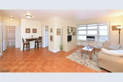 5 Roosevelt Pl #2B, Montclair, NJ 07042 - Photo 1