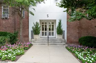 5 Roosevelt Pl, Montclair Twp., NJ 07042 - Photo 12