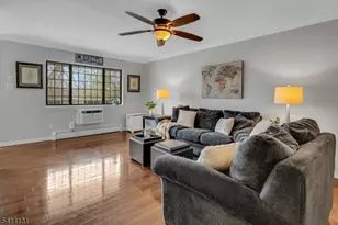 2 Foxwood Dr, Morris Plains, NJ 07950 - Photo 2