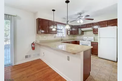 271 Dochery Pl, Franklin Township, NJ 08873 - Photo 8