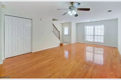 271 Dochery Pl, Franklin Township, NJ 08873 - Photo 2