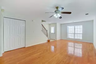 271 Dochery Pl, Franklin Township, NJ 08873 - Photo 2