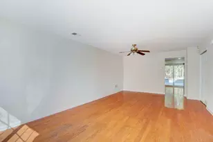 271 Dochery Pl, Franklin Township, NJ 08873 - Photo 4