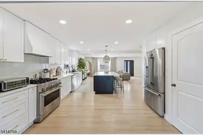 60 Rollins Ave, Clifton, NJ 07011 - Photo 10