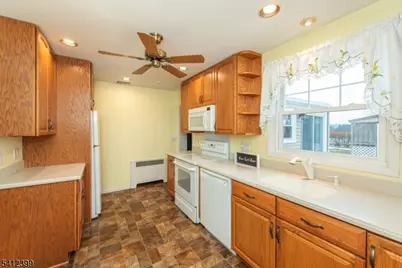 438 Mount Prospect Ave, Clifton, NJ 07012 - Photo 8