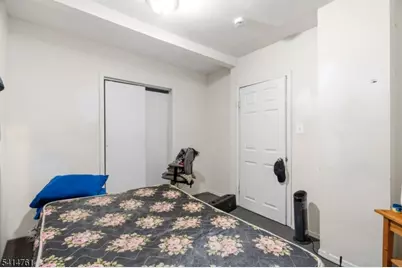 61 Holsman St, Paterson, NJ 07522 - Photo 18