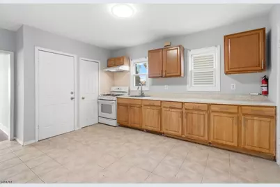 61 Holsman St, Paterson, NJ 07522 - Photo 4