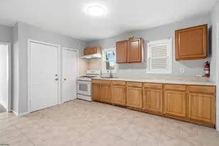 61 Holsman St, Paterson, NJ 07522 - Photo 4