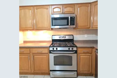 24 Van Vechten St #3, Newark, NJ 07114 - Photo 6