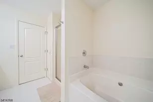 8005 Brittany Dr, Wayne, NJ 07470 - Photo 26