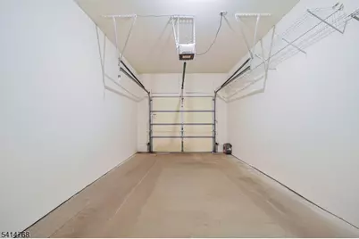 8005 Brittany Dr #8005, Wayne, NJ 07470 - Photo 36