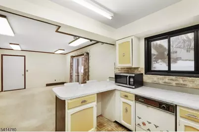 74 Sleepy Hollow Rd, Byram Township, NJ 07821 - Photo 12