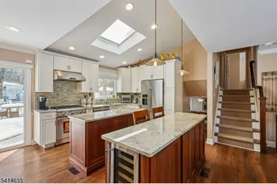 6 Knollwood Dr, Livingston, NJ 07039 - Photo 2