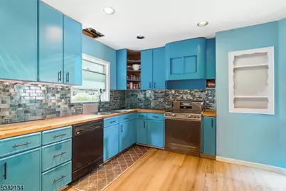 279 Joralemon St, Belleville, NJ 07109 - Photo 8