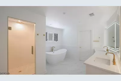 4 Meadow Ln, Roseland, NJ 07068 - Photo 18