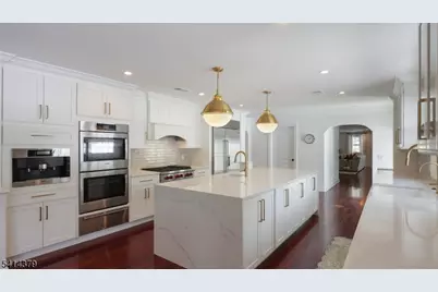 4 Meadow Ln, Roseland, NJ 07068 - Photo 12