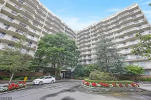 1055 River Rd, Edgewater, NJ 07020 - Photo 30