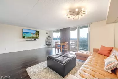 1055 River Rd #814, Edgewater, NJ 07020 - Photo 4