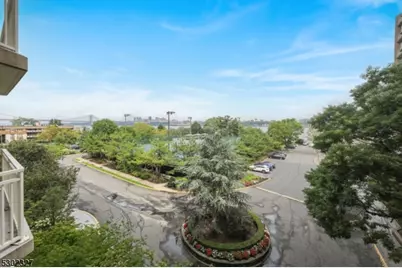 1055 River Rd #814, Edgewater, NJ 07020 - Photo 32