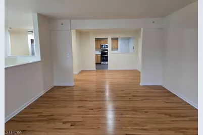 206 Pinelli Dr, Piscataway Township, NJ 08854 - Photo 10