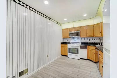 77 Howard St, Newark, NJ 07103 - Photo 6