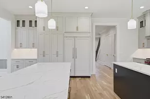 2 Heather Ln, Scotch Plains Township, NJ 07076 - Photo 8