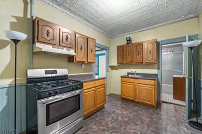 85 Kearney St, Paterson, NJ 07522 - Photo 8