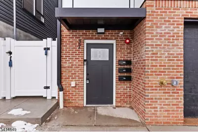 37 S 7th St #2, Newark, NJ 07107 - Photo 2