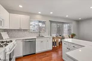 40 Primrose Ln, Long Hill Township, NJ 07933 - Photo 10