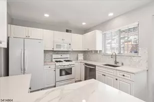 40 Primrose Ln, Long Hill Township, NJ 07933 - Photo 14