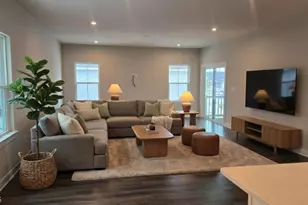 4 Coopers Hawk Ct, Washington Township, NJ 07882 - Photo 2