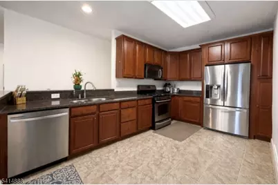 8 Swing Bridge Ln, South Bound Brook Boro, NJ 08880 - Photo 6