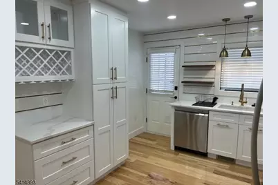 17 Zabriskie St, Hackensack, NJ 07601 - Photo 2