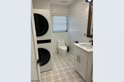 17 Zabriskie St, Hackensack, NJ 07601 - Photo 6