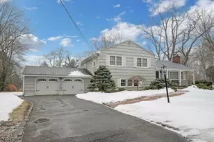 6 Wyndwood Rd, Morris Plains, NJ 07950 - Photo 2