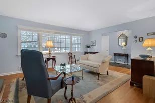 6 Wyndwood Rd, Morris Plains, NJ 07950 - Photo 8