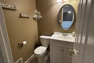 4 Peach Ct, Raritan Township, NJ 08822 - Photo 4