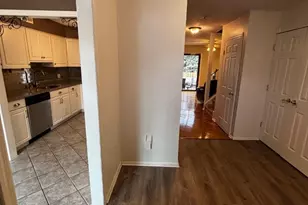 4 Peach Ct, Raritan Township, NJ 08822 - Photo 2