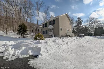 6 Hudson Ave, Jefferson Township, NJ 07438 - Photo 2