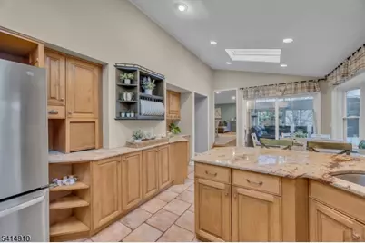 5 Walnut Grove Rd, Hillsborough Township, NJ 08844 - Photo 18